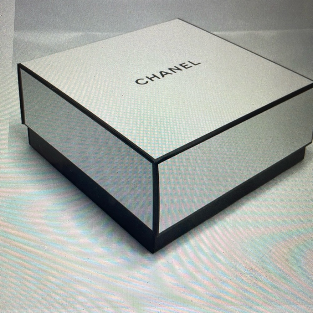 Like new Authentic Chanel box blk and white empty gift box with tissue n ribbon